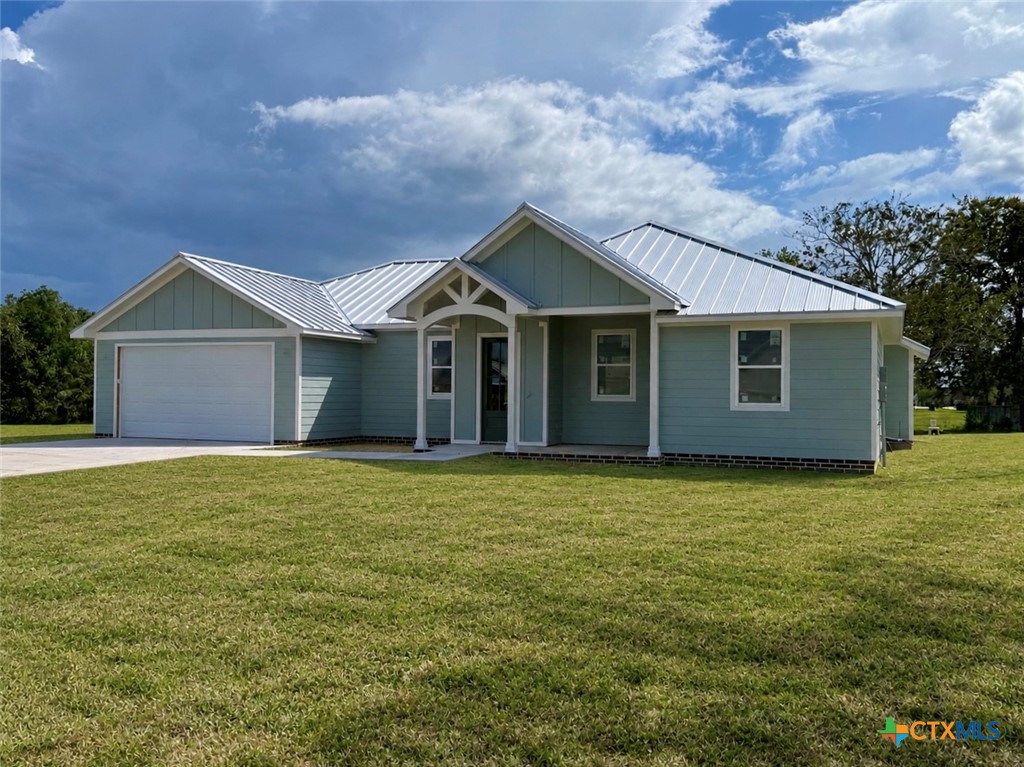 320 Honeycomb Property Photo 1