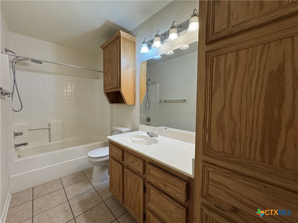 4800 John David Drive Property Photo 9