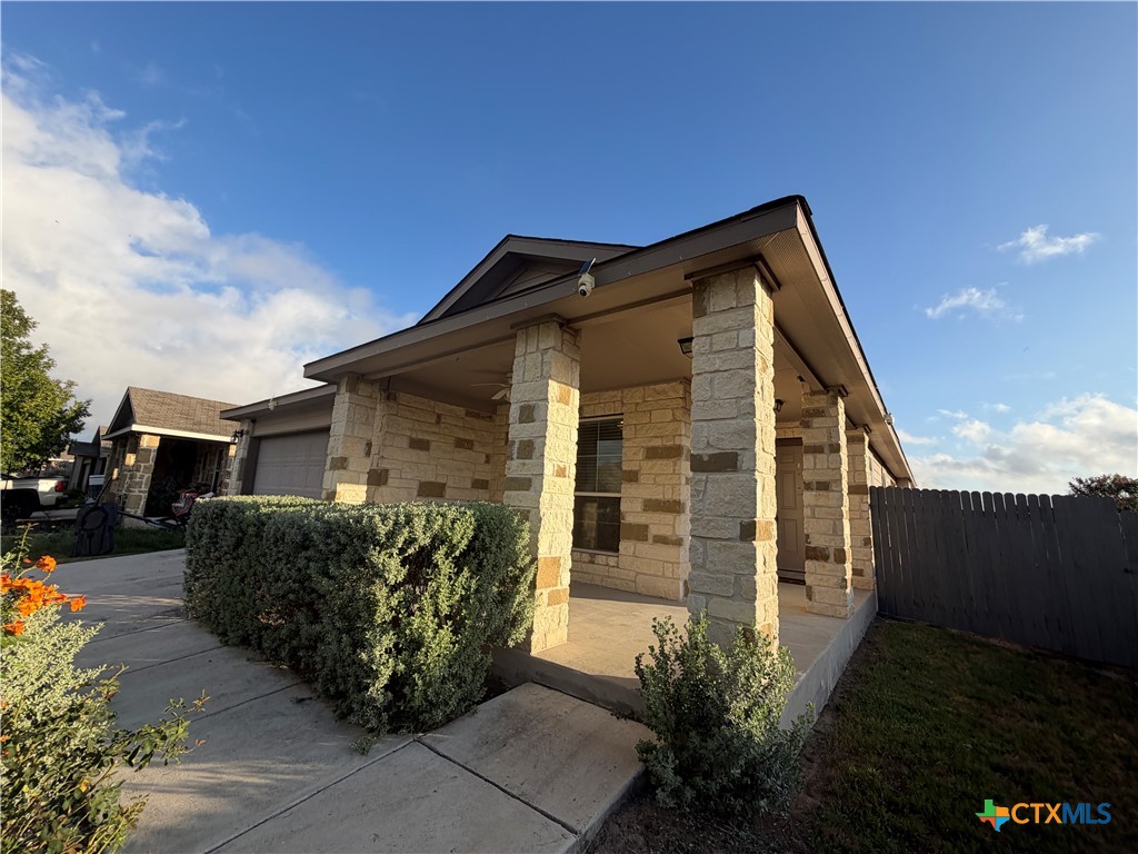 2293 Falcon Way Property Photo 2