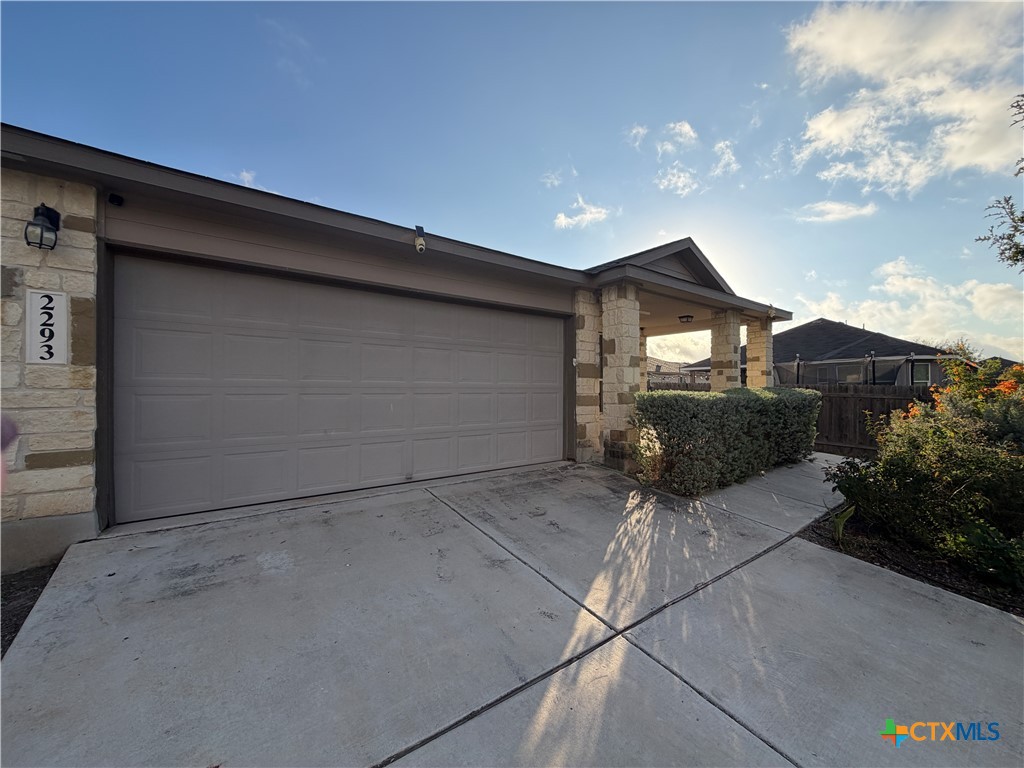 2293 Falcon Way Property Photo 3