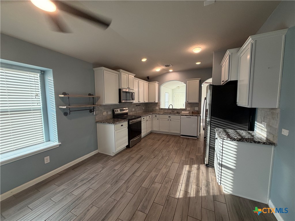 2293 Falcon Way Property Photo 9