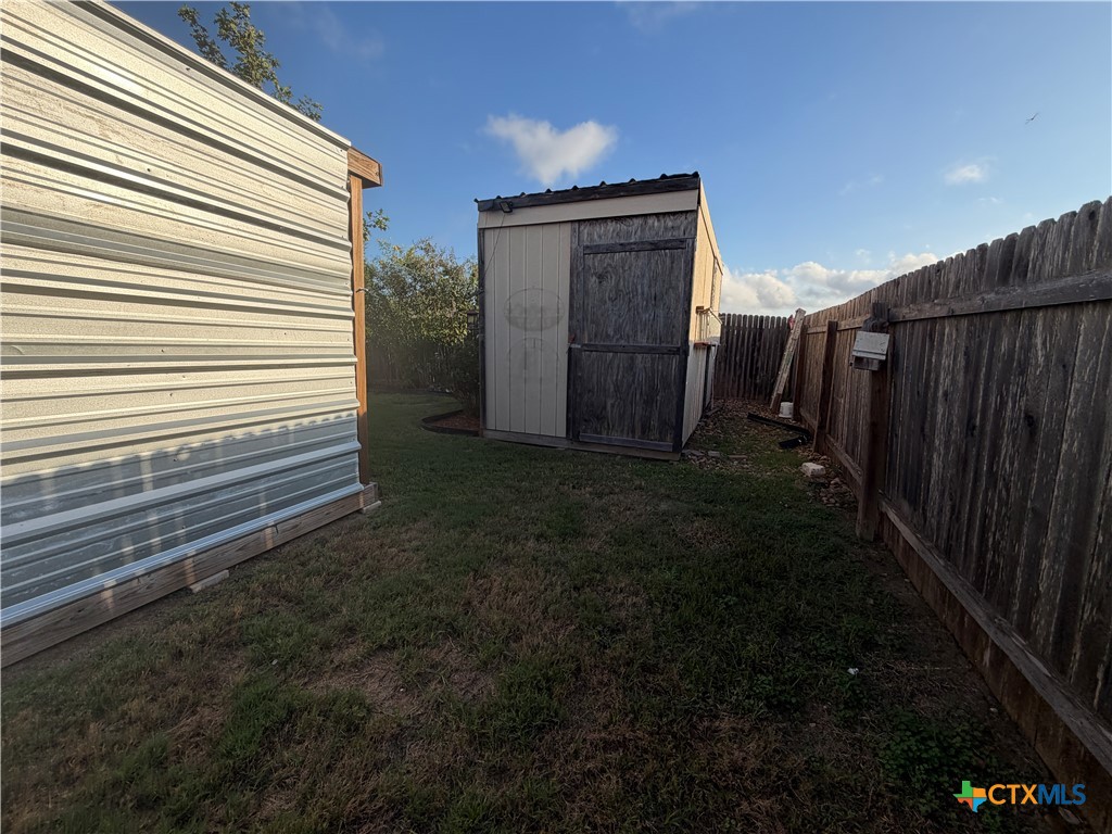 2293 Falcon Way Property Photo 24