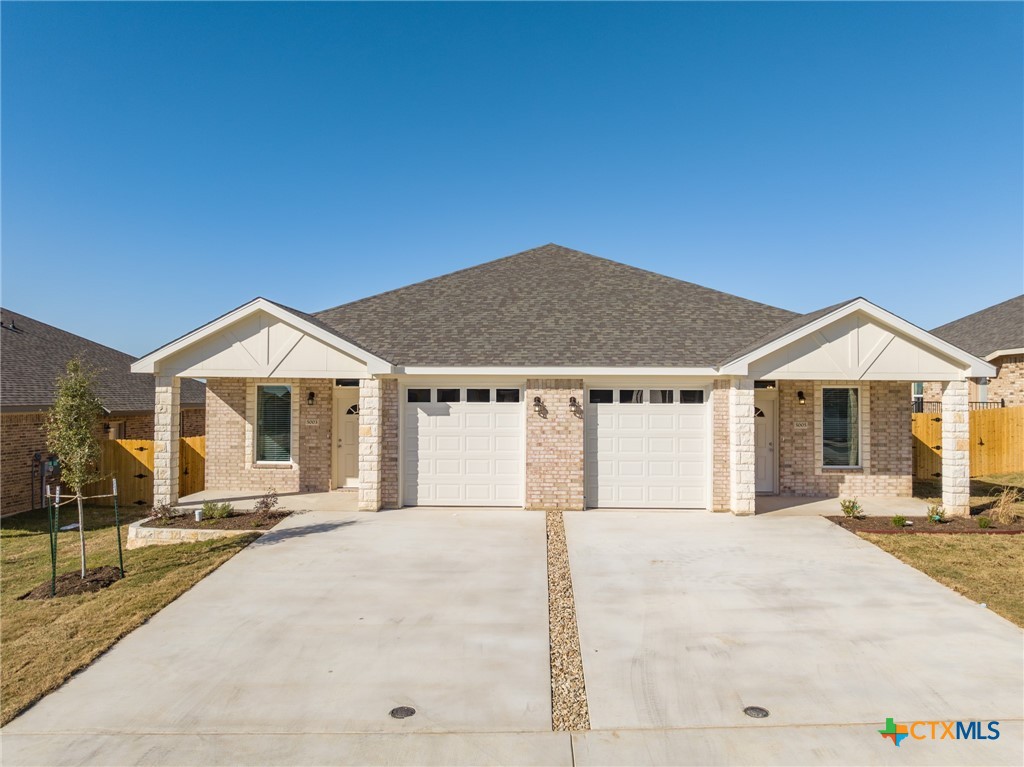 5003 Rose Garden Loop Property Photo 3