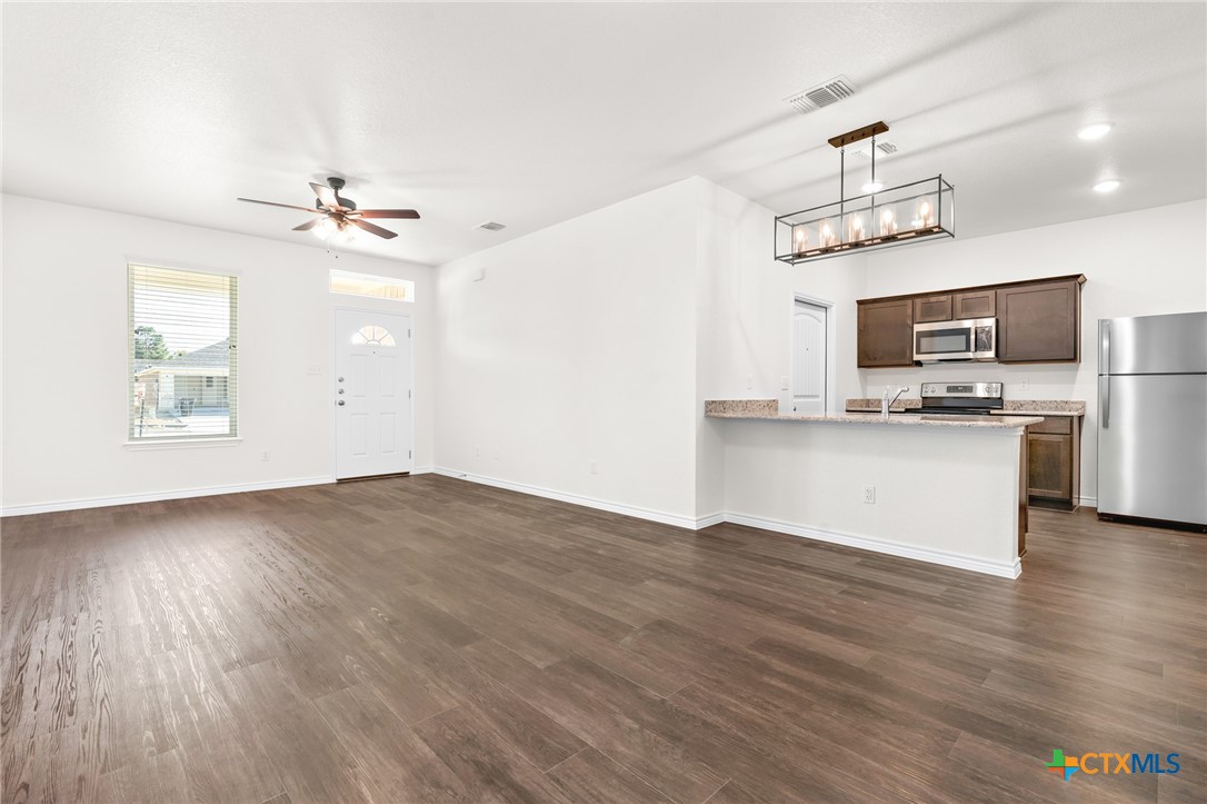 5003 Rose Garden Loop Property Photo 6