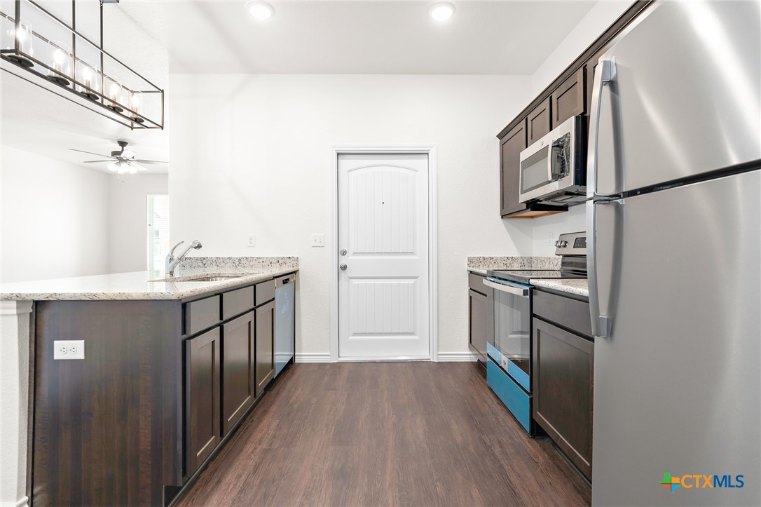 5003 Rose Garden Loop Property Photo 10