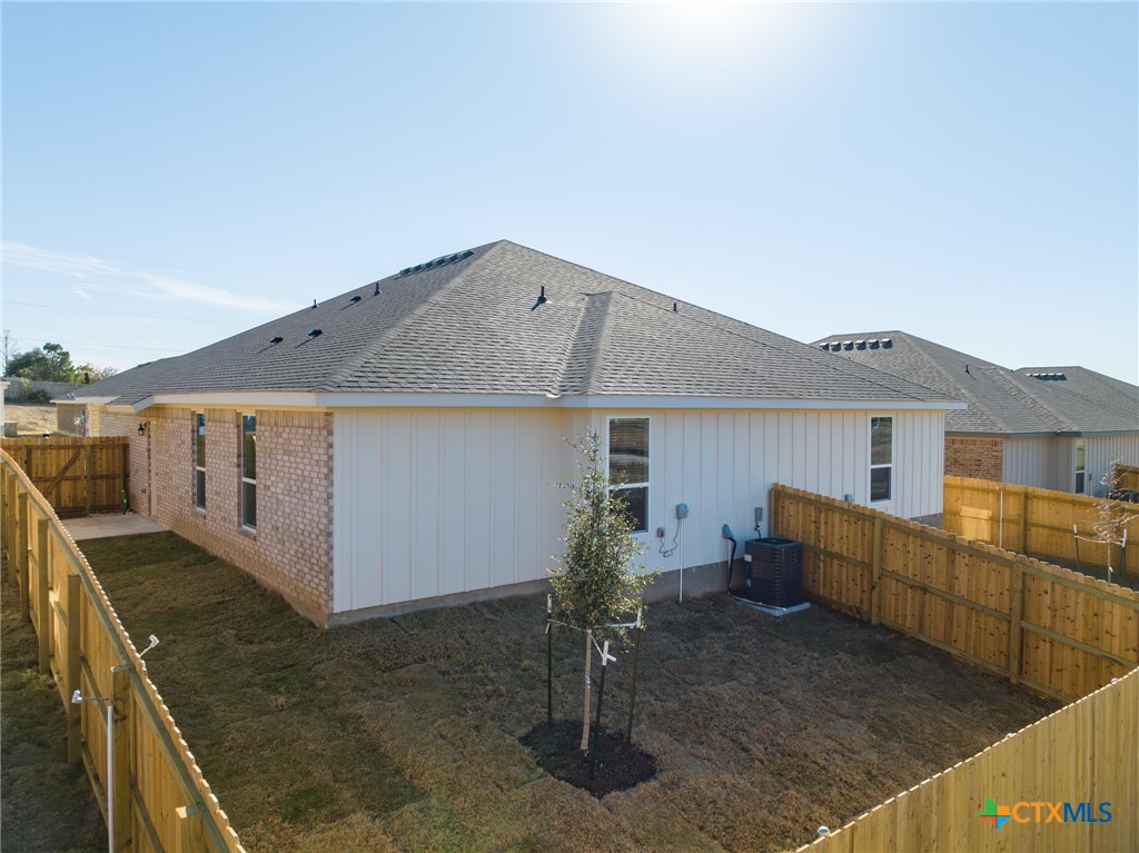 5003 Rose Garden Loop Property Photo 24