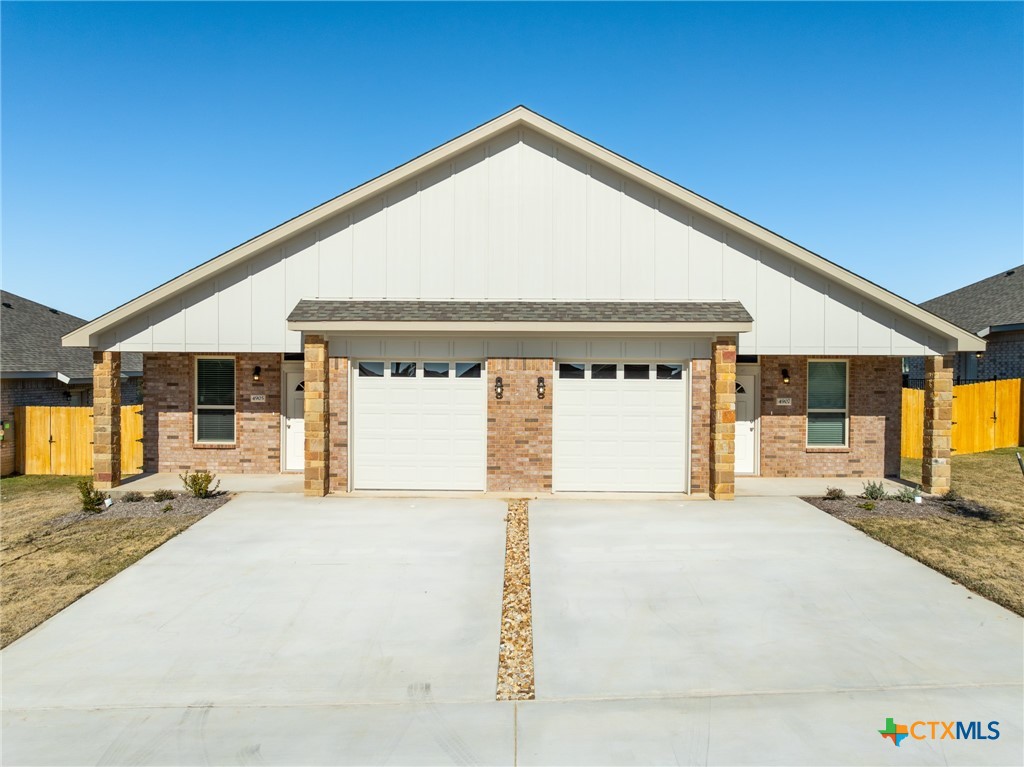 4907 Rose Garden Loop Property Photo 3