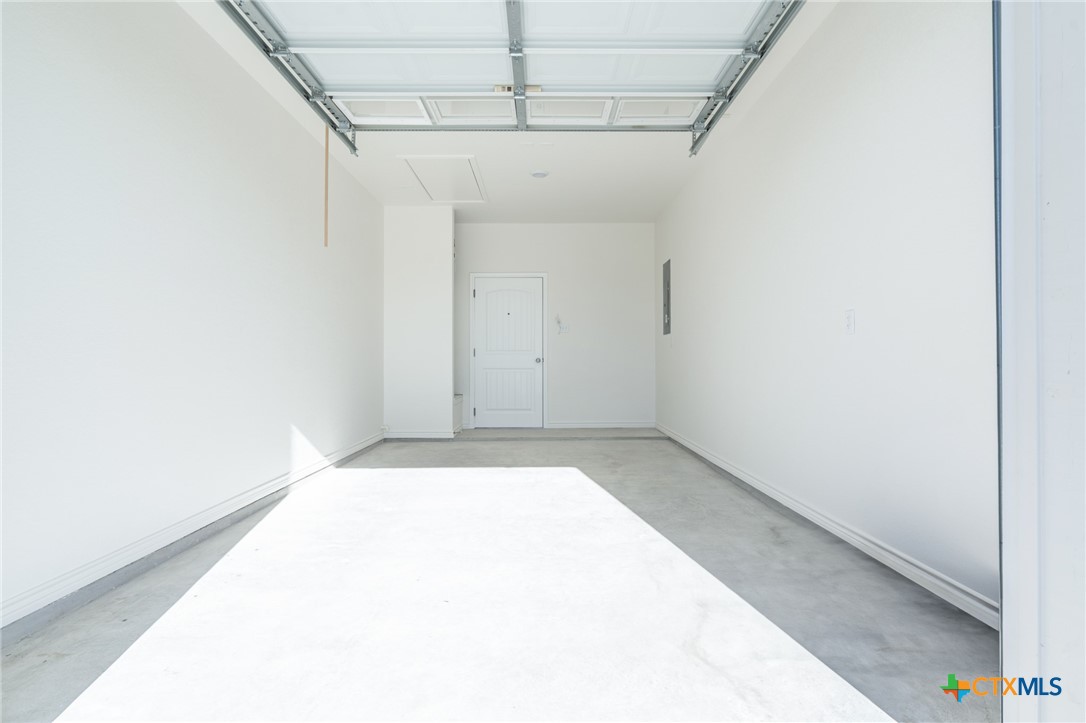 4907 Rose Garden Loop Property Photo 4
