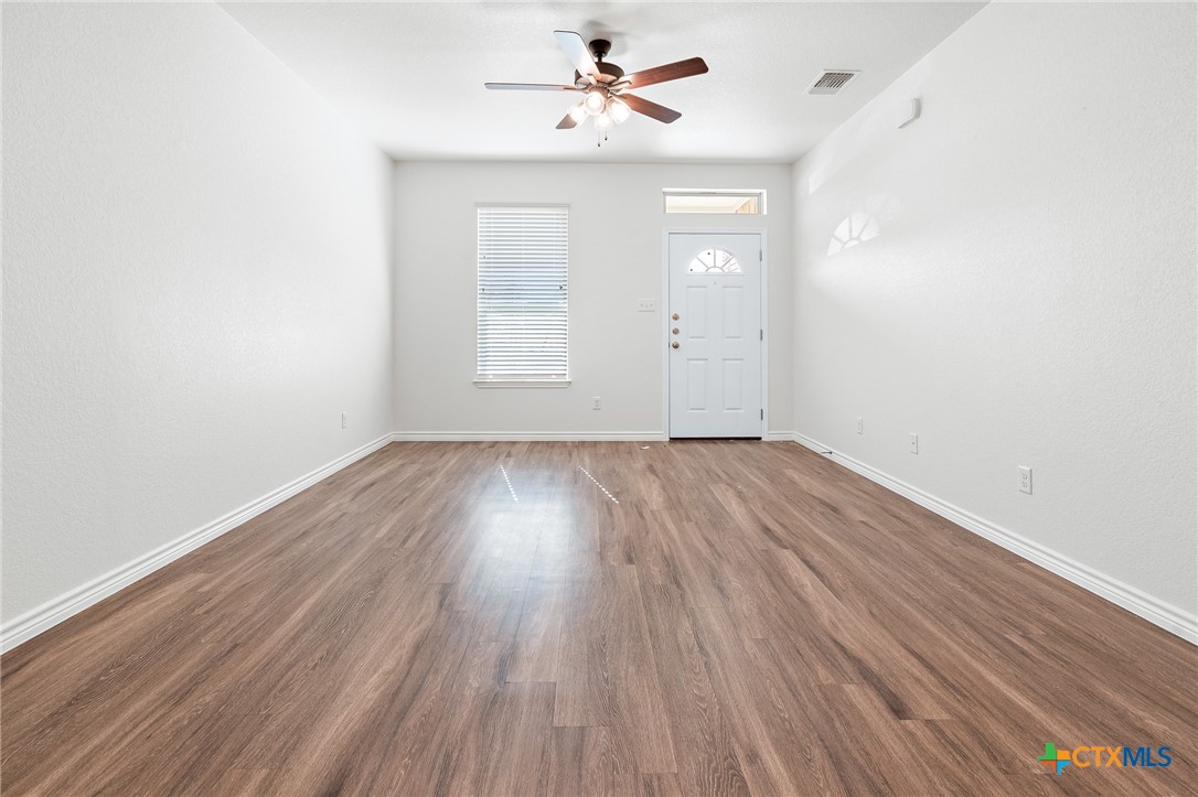 4907 Rose Garden Loop Property Photo 6