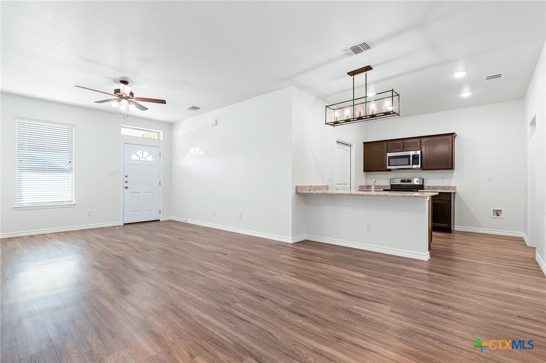 4907 Rose Garden Loop Property Photo 7
