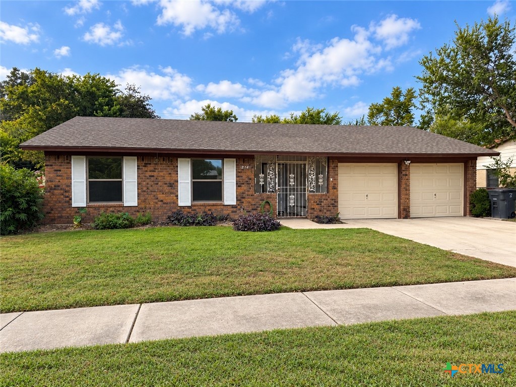 214 Zinnia Drive Property Photo 1