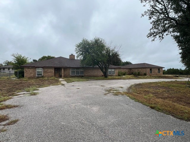 1520 W Highway 190 Property Photo 1