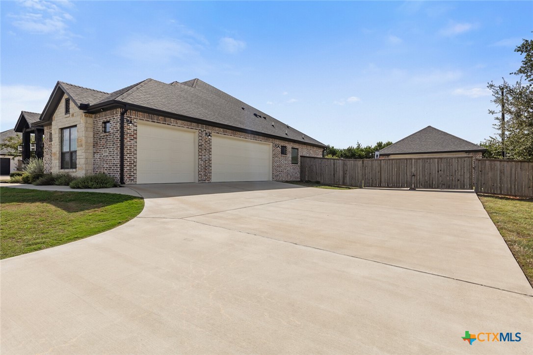 8244 Jericho Bluff Property Photo 3