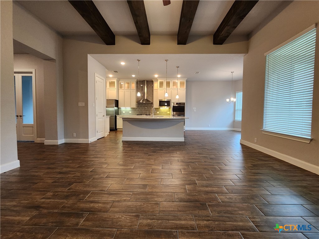 969 Carriage Loop Property Photo 5
