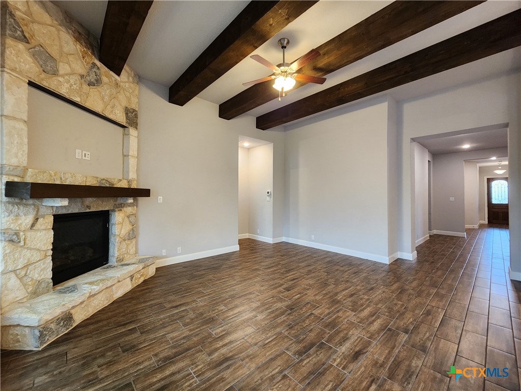 969 Carriage Loop Property Photo 7