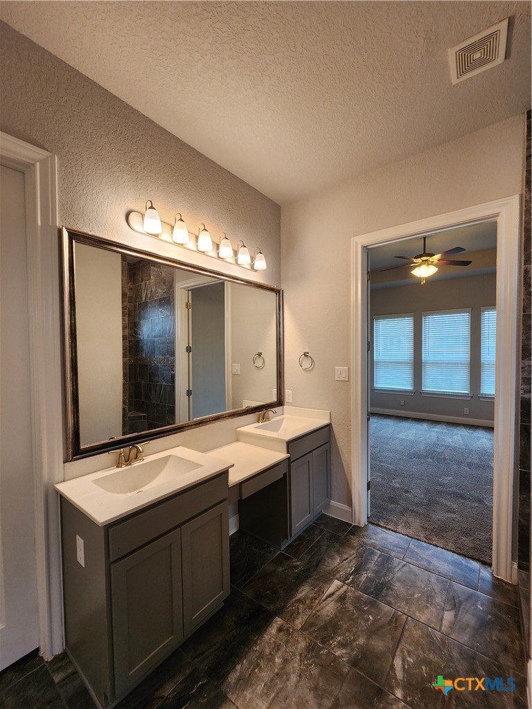 969 Carriage Loop Property Photo 23