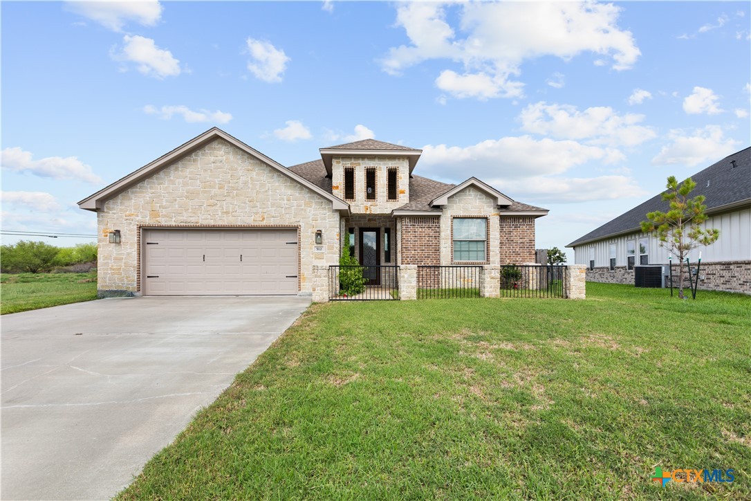 512 Windy Way Drive Property Photo 1
