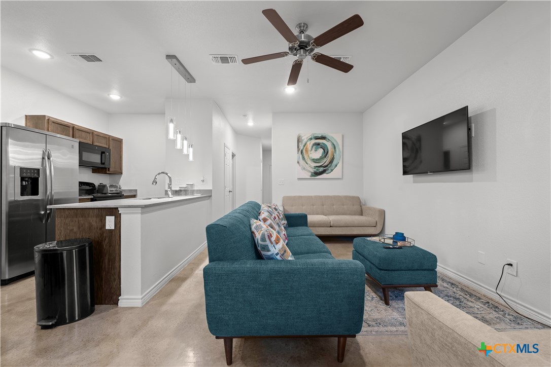 1813 Emma Naylor Court Property Photo 3