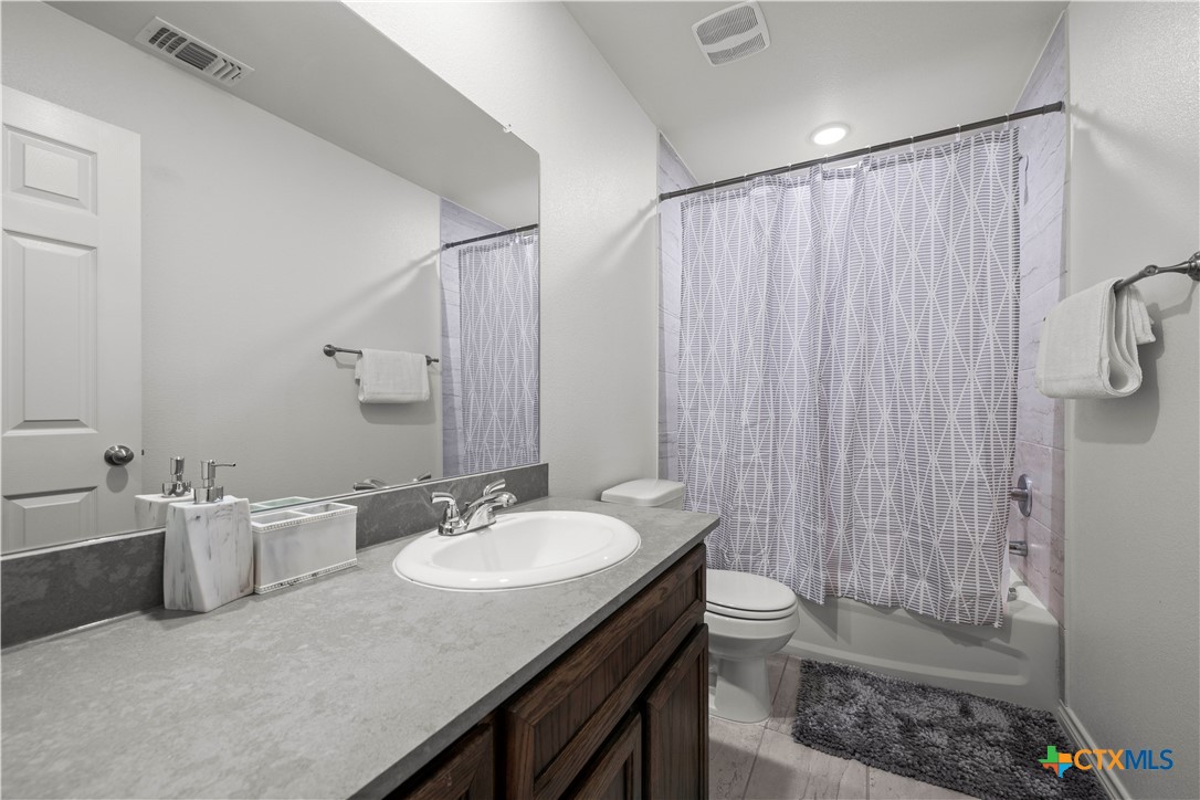 1813 Emma Naylor Court Property Photo 12