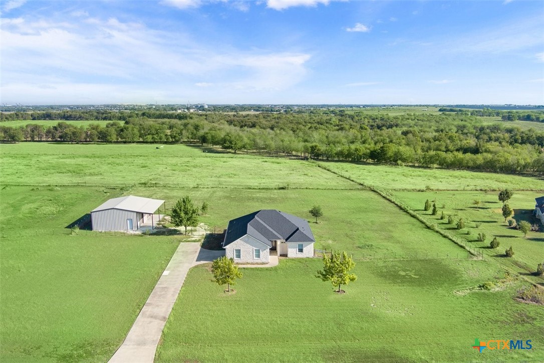 474 Callahan Loop Property Photo 2