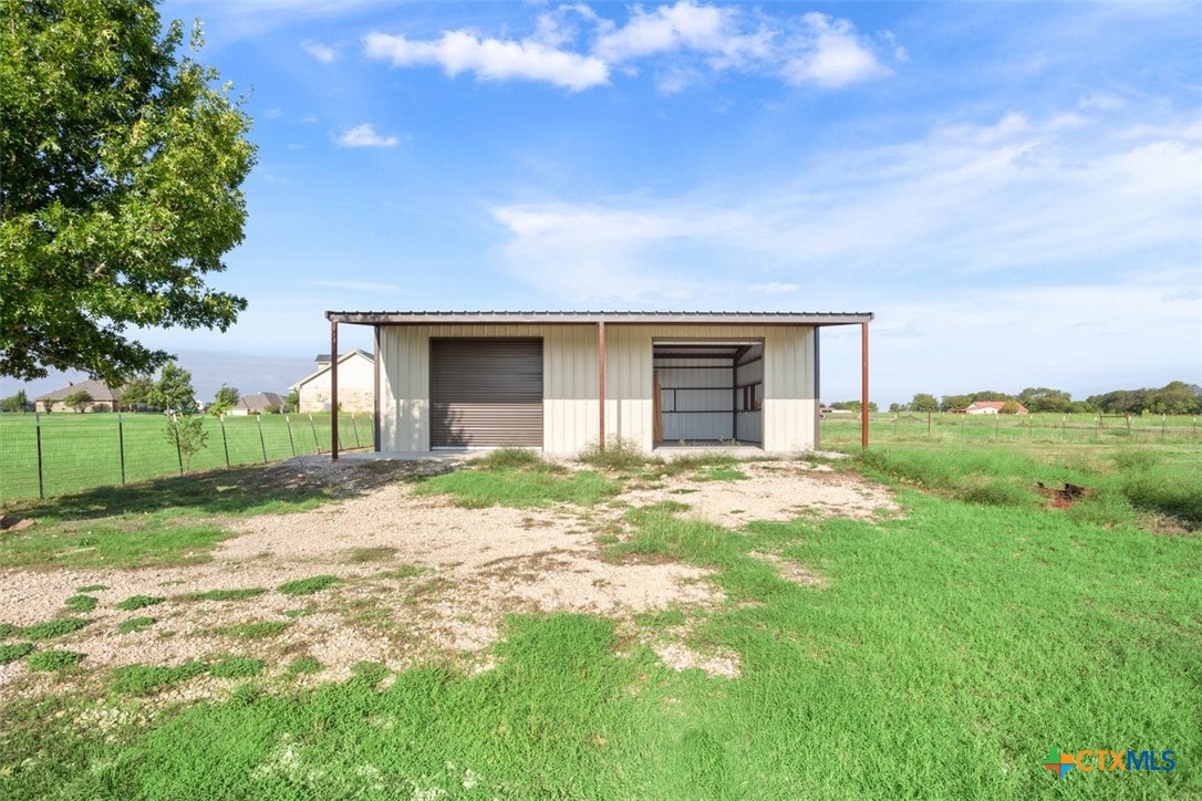 474 Callahan Loop Property Photo 4