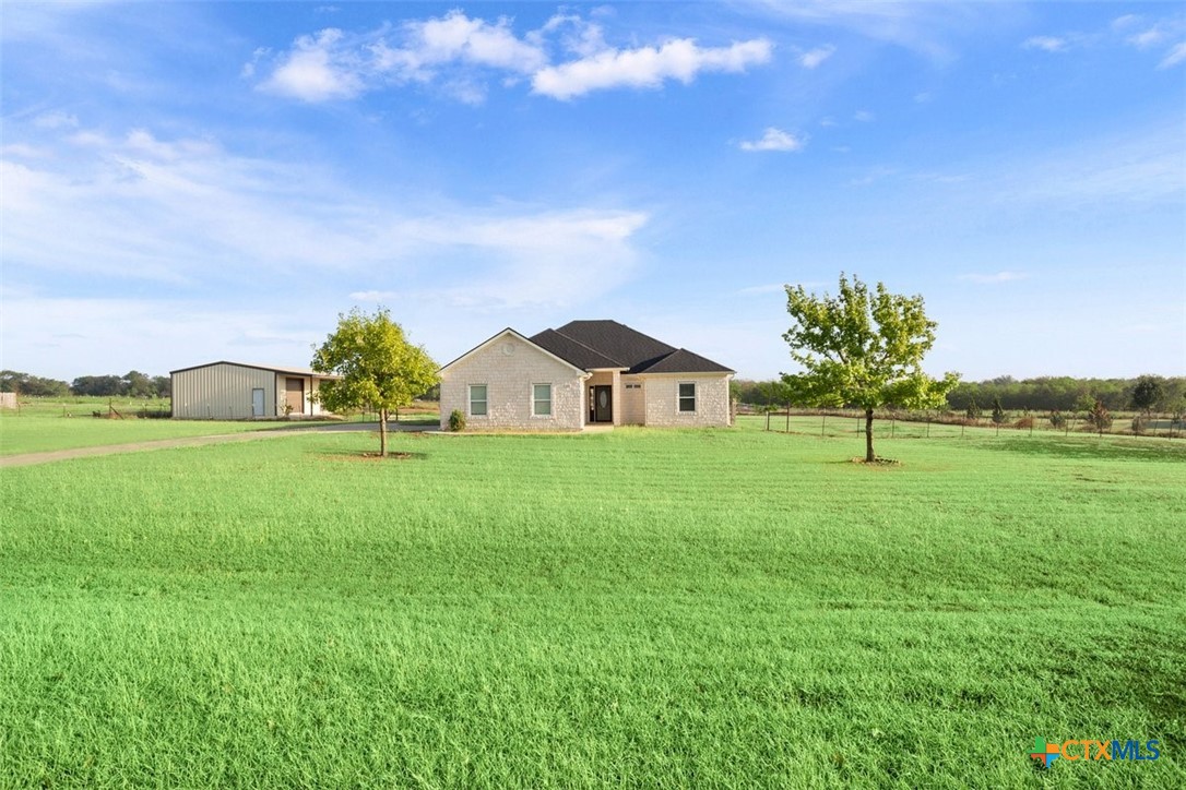 474 Callahan Loop Property Photo 5