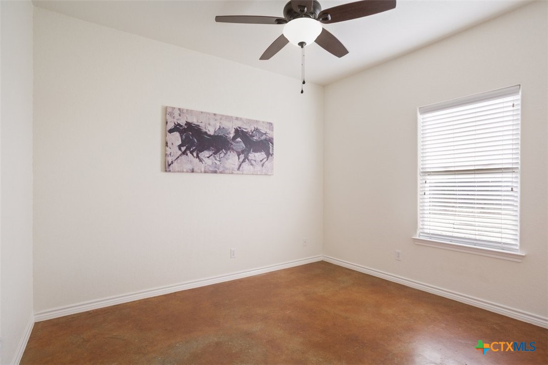 474 Callahan Loop Property Photo 22