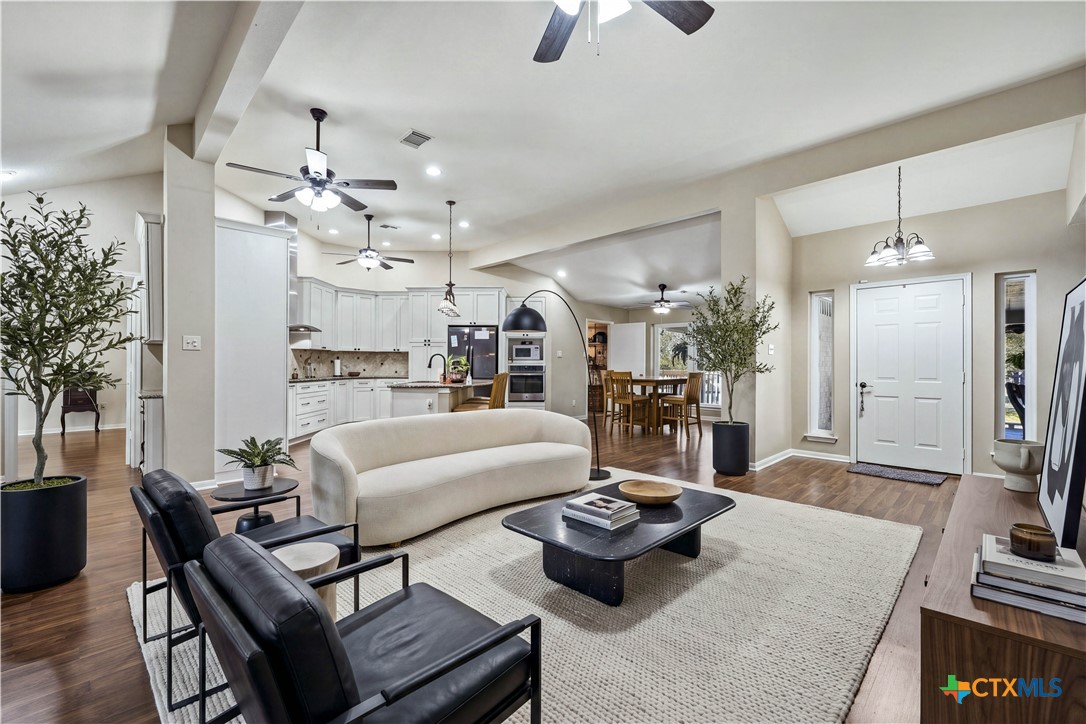 504 Arbor View Property Photo 5