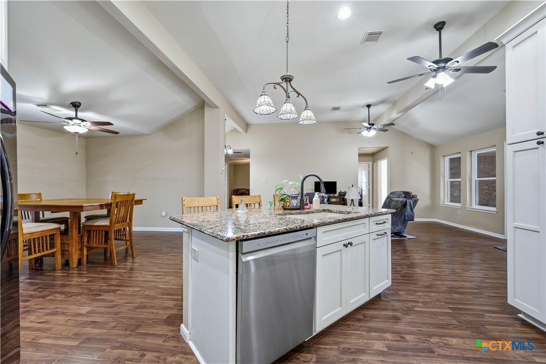 504 Arbor View Property Photo 7