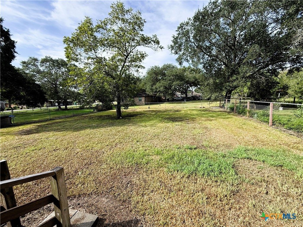 608 Hackberry Property Photo 15
