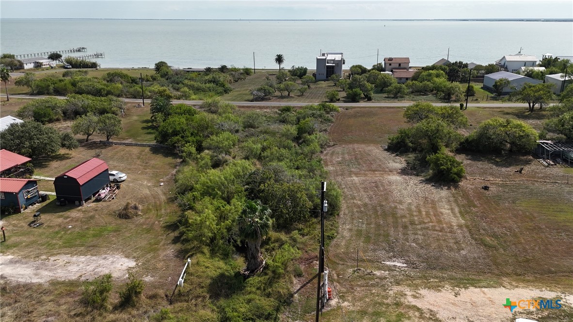 622 2nd Street Property Photo 2