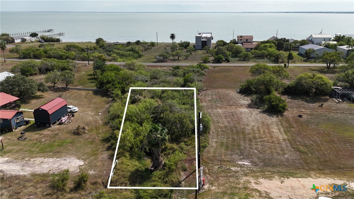 622 2nd Street Property Photo 8