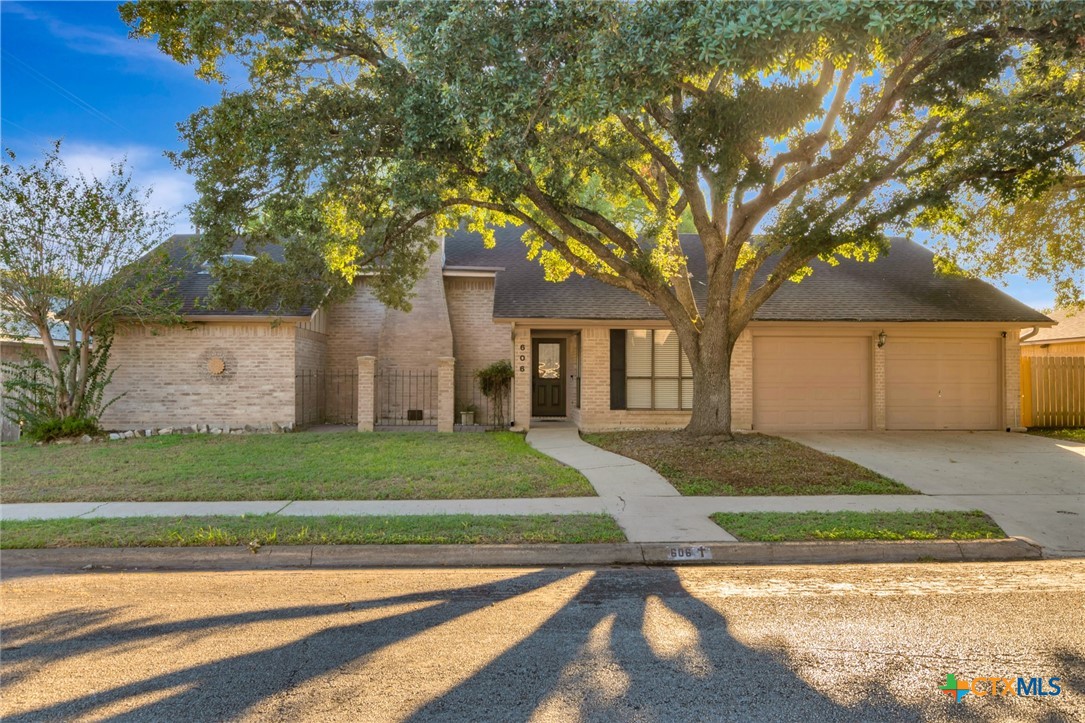 606 Santa Fe Property Photo 1
