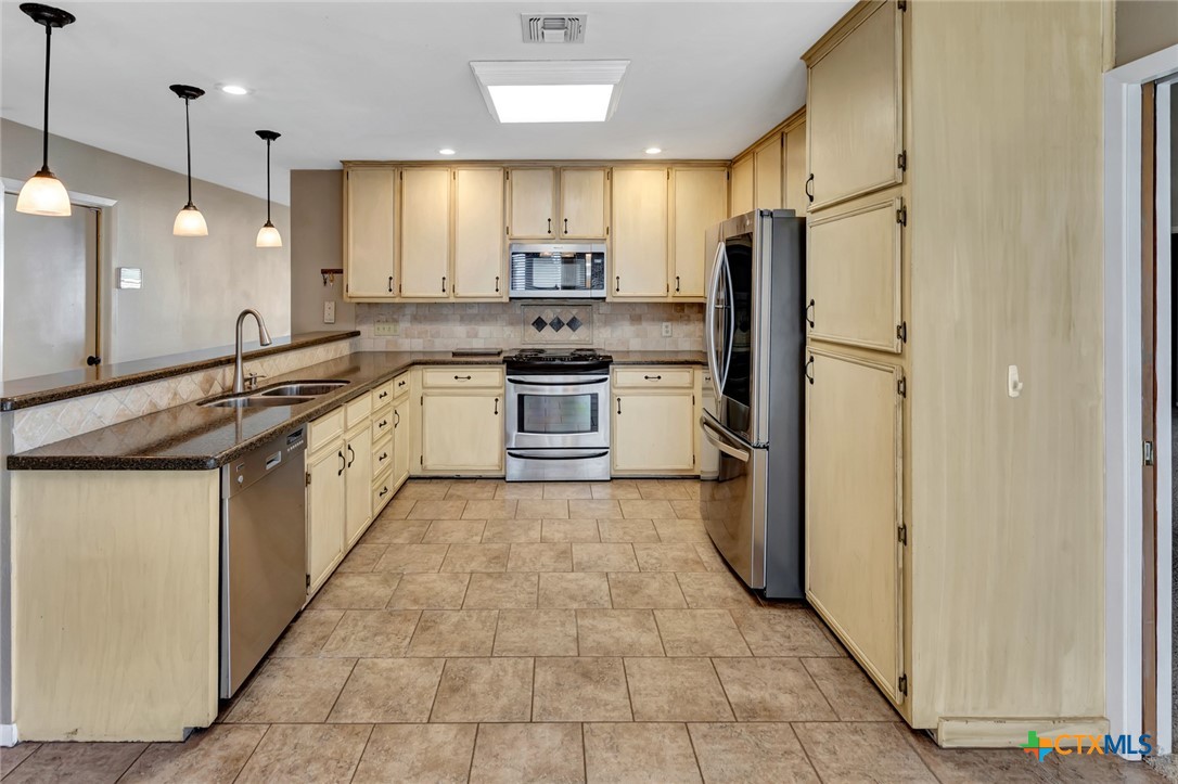 606 Santa Fe Property Photo 4