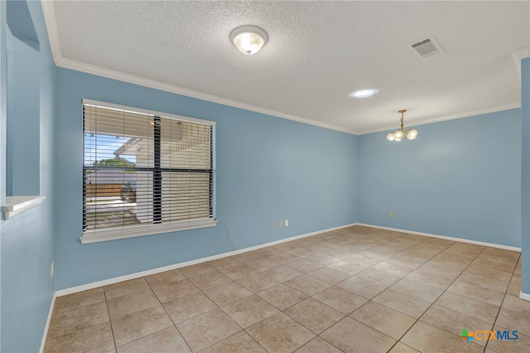 1302 S Mesquite Avenue Property Photo 6