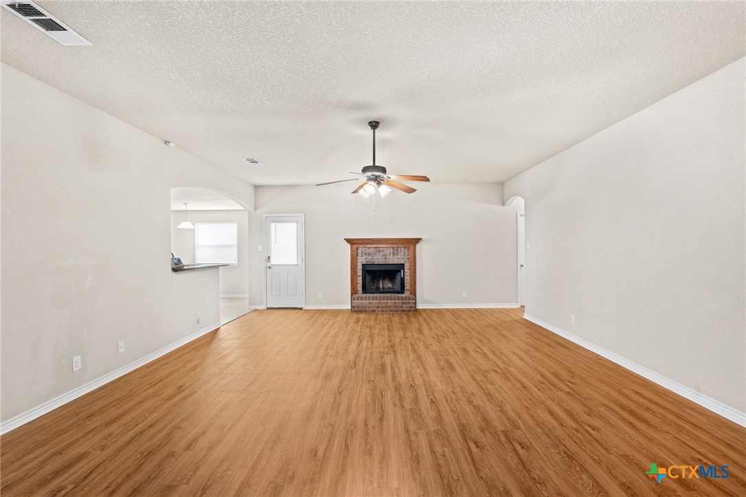 2702 Tarrant County Drive Property Photo 2