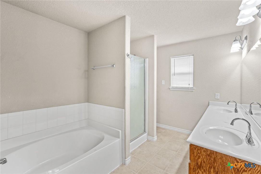 2702 Tarrant County Drive Property Photo 6