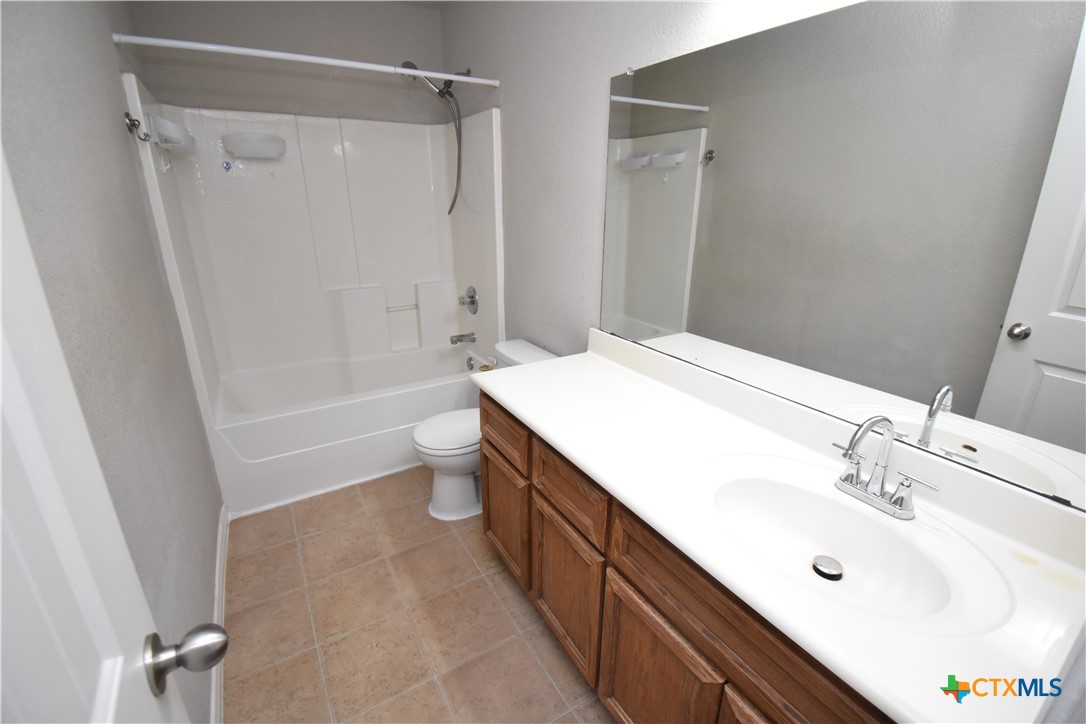 2702 Tarrant County Drive Property Photo 9