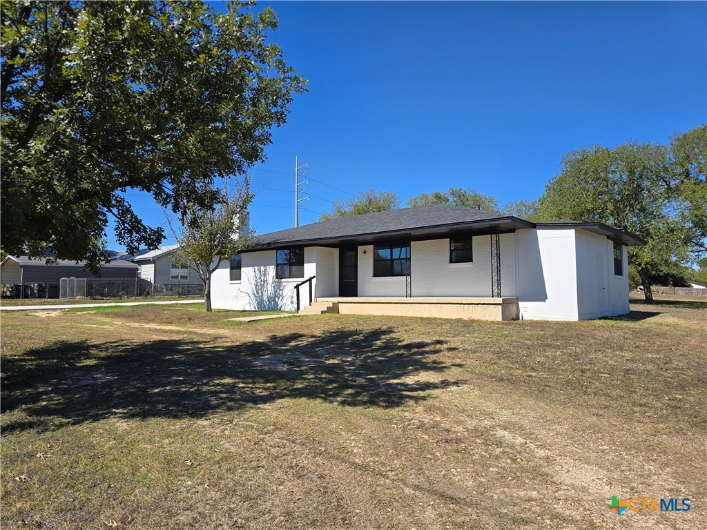 208 Clarence Road Property Photo 1
