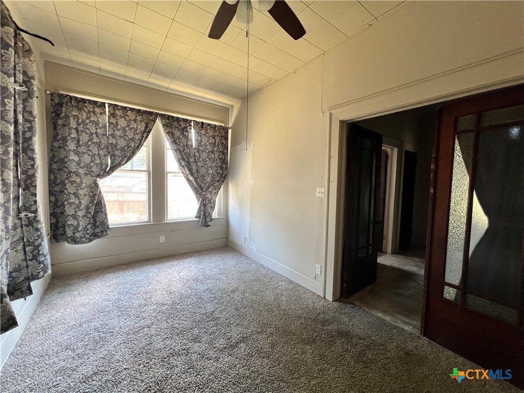 902 E Central Avenue Property Photo 5