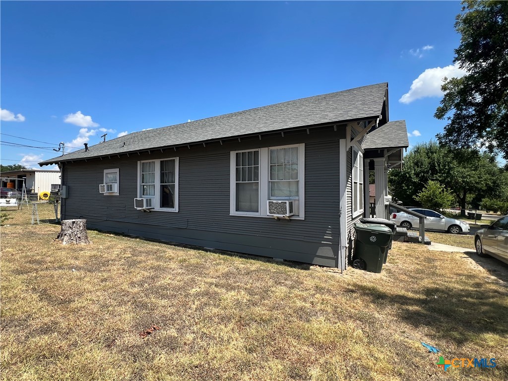 902 E Central Avenue Property Photo 11