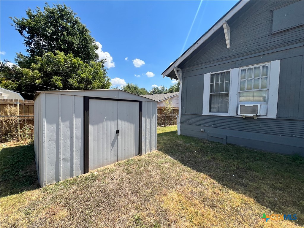 902 E Central Avenue Property Photo 12