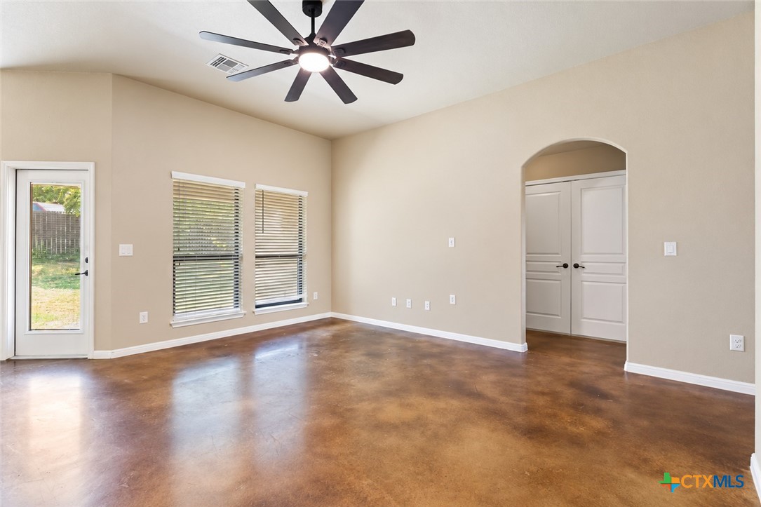 2015 Sungate Drive Property Photo 3
