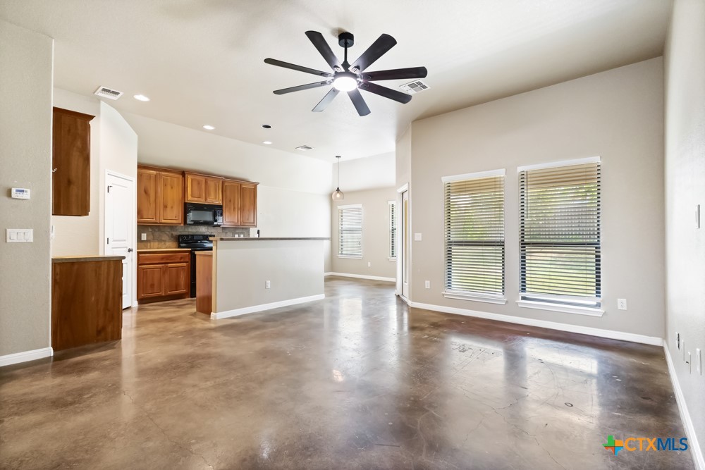 2015 Sungate Drive Property Photo 4
