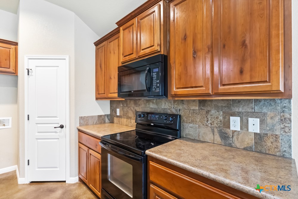 2015 Sungate Drive Property Photo 7