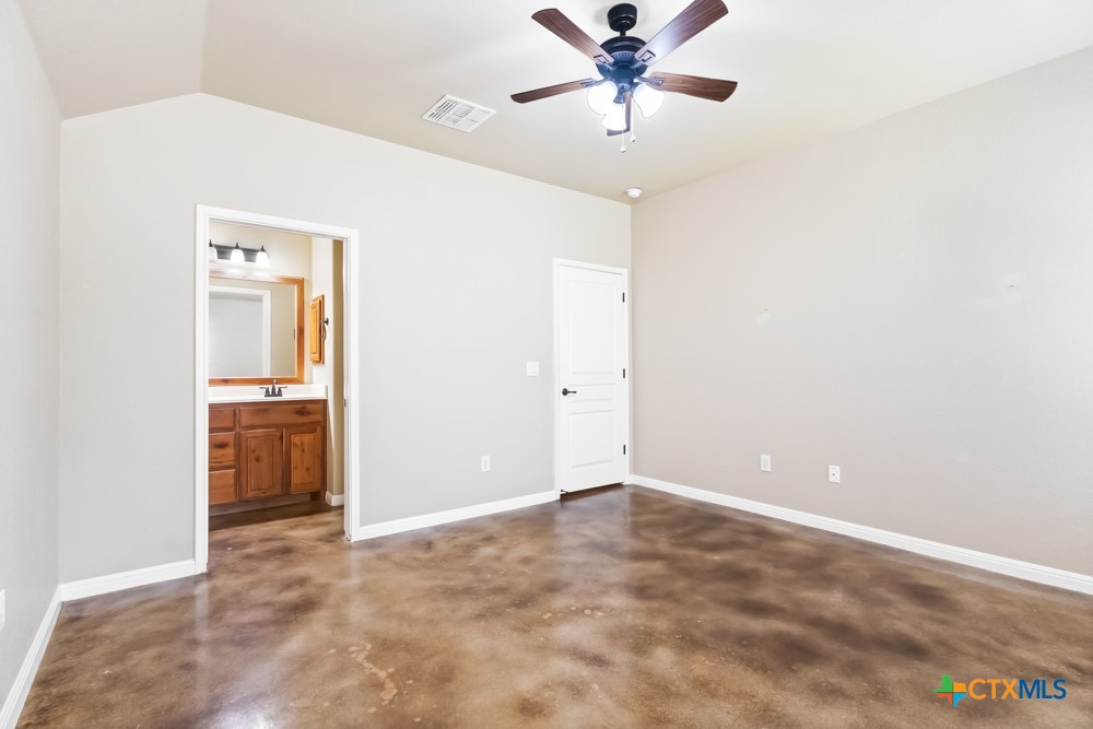 2015 Sungate Drive Property Photo 11