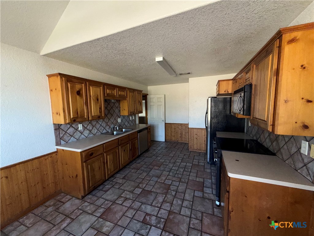 2206 Agate Drive Property Photo 2
