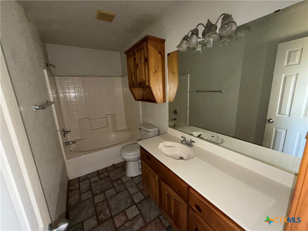 2206 Agate Drive Property Photo 3