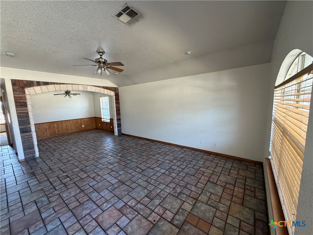 2206 Agate Drive Property Photo 4