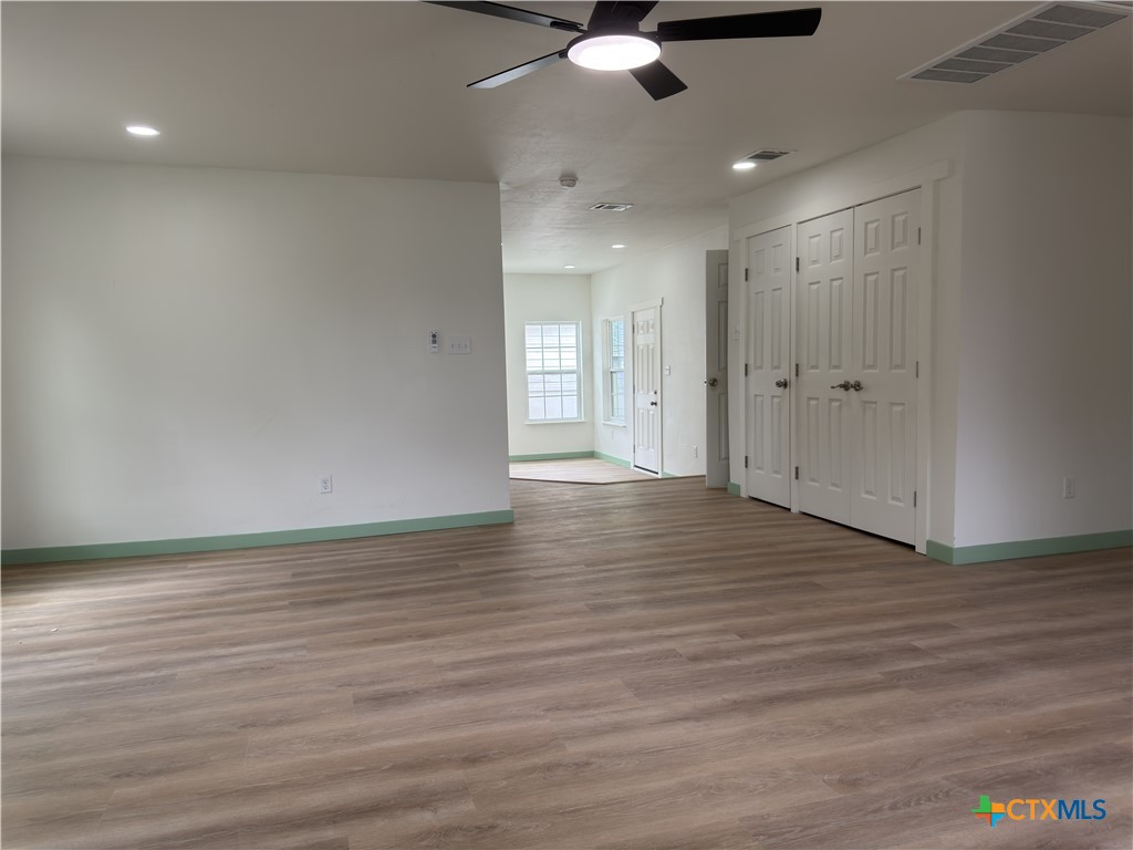 1702 E Heritage Avenue Property Photo 2